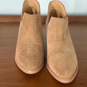 Nisolo Tan Suede Ankle Boots